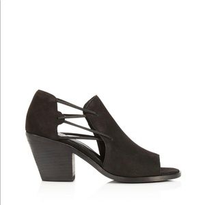 EILEEN FISHER BLACK HEELS WITH BOX AND BAG